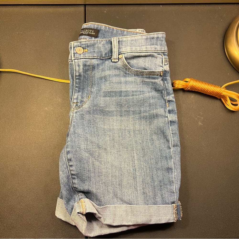 Talbots Petite Flawless 5-Pocket Boyfriend Jean Denim Shorts - Size 4p - Picture 4 of 6